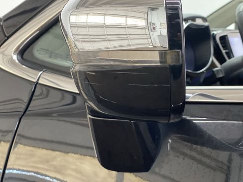 Used 2023 Chrysler Pacifica Limited image 31