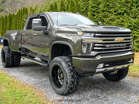 Used 2023 Chevrolet Silverado 3500 High Country image 12