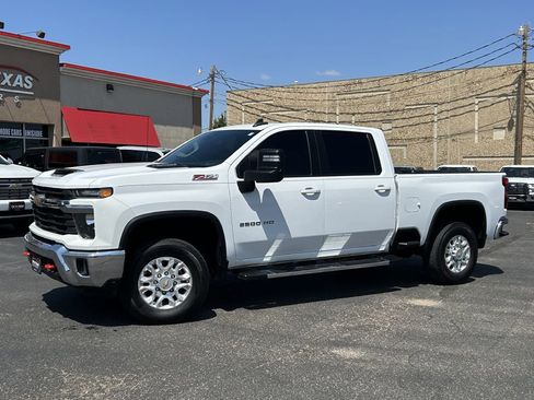 Used 2024 Chevrolet Silverado 2500 LT image 17