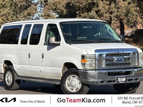 Used 2011 Ford E-350 and Econoline 350 XLT image 1
