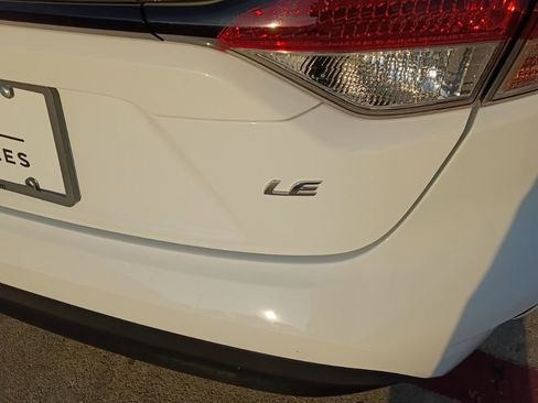 Used 2025 Toyota Corolla LE image 11