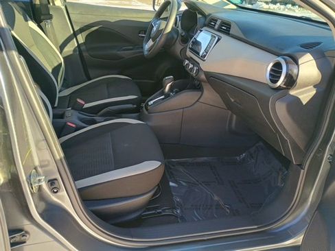Used 2021 Nissan Versa SV image 14