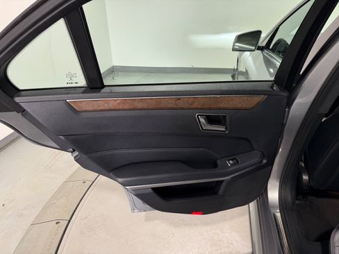 Used 2015 Mercedes-Benz E 350 4MATIC Sedan image 41
