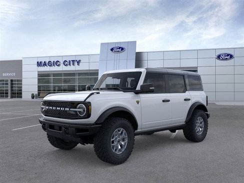 New 2025 Ford Bronco Badlands image 1