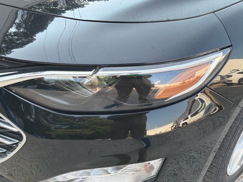 Used 2025 Chevrolet Malibu LT FWD image 9