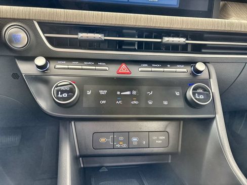 Certified 2025 Hyundai Sonata SEL FWD image 16