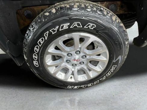 Used 2017 GMC Sierra 1500 SLE w/ SLE Value Package image 20