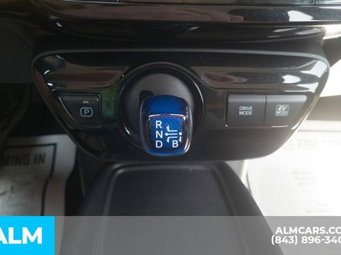 Used 2022 Toyota Prius LE FWD image 29