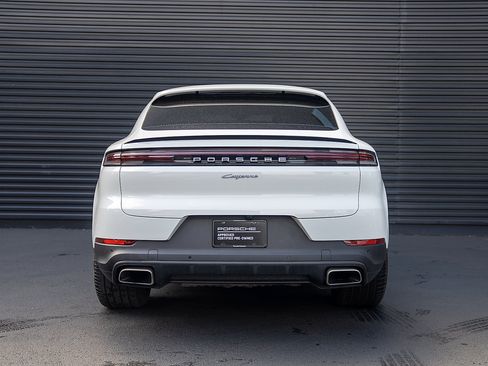 Certified 2026 Porsche Cayenne E-Hybrid Coupe AWD/4WD image 31