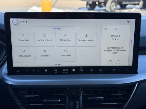 Used 2023 Ford Escape Platinum image 29