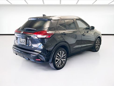 Used 2021 Nissan Kicks SV FWD image 4