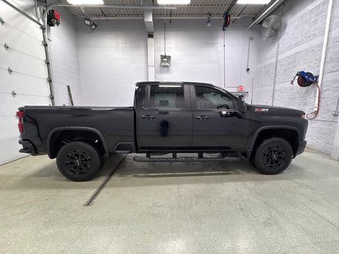 Used 2022 Chevrolet Silverado 3500 LT w/ All Star Edition AWD/4WD image 3