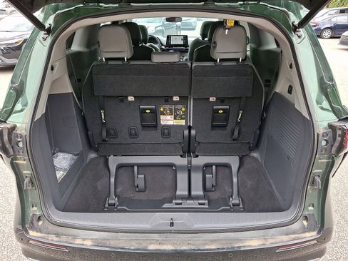 Certified 2021 Toyota Sienna Limited AWD/4WD image 32