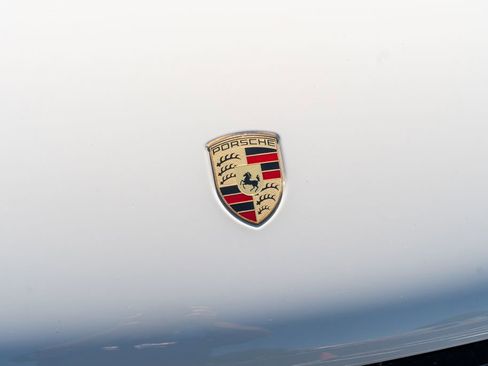 Used 2020 Porsche Macan AWD/4WD image 6