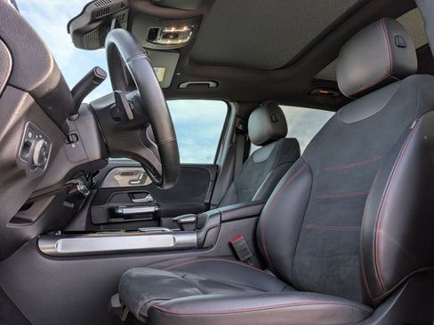 Used 2021 Mercedes-Benz GLB 250 image 13