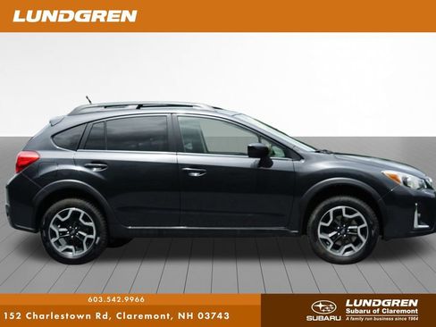 Used 2017 Subaru Crosstrek 2.0i Premium AWD/4WD image 2