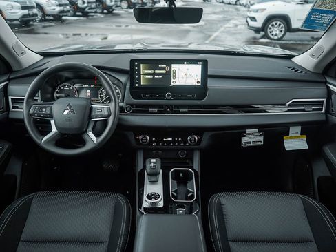New 2026 Mitsubishi Outlander ES AWD/4WD image 13