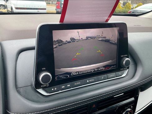 Used 2022 Nissan Rogue SV w/ SV Premium Package image 21