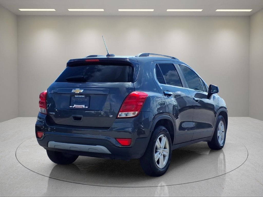 Used 2017 Chevrolet Trax LT w/ LT Convenience Package FWD image 4