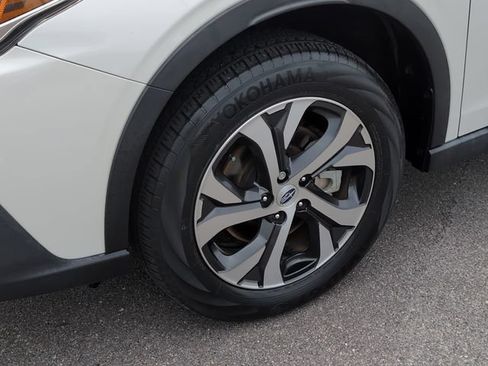 Used 2022 Subaru Outback Touring AWD/4WD image 11
