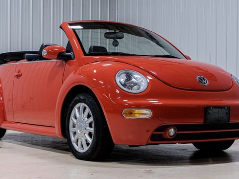 Used 2004 Volkswagen Beetle GLS image 1