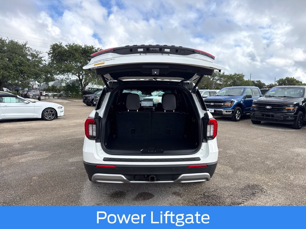 Used 2026 Ford Explorer Platinum RWD image 30