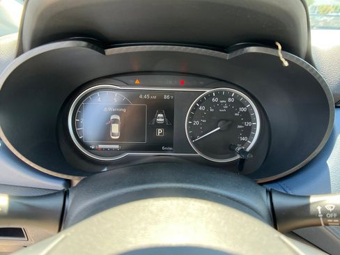 New 2025 Nissan Versa SV w/ Trunk Package image 28