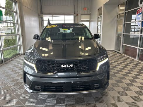 Used 2022 Kia Sorento SX image 2
