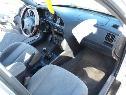 Used 2005 Hyundai Elantra GLS FWD image 12