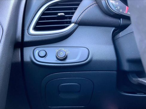 Certified 2022 Chevrolet Trax LT w/ Sport Edition image 62