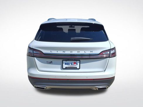 Used 2022 Lincoln Nautilus FWD w/ Premium Package image 7