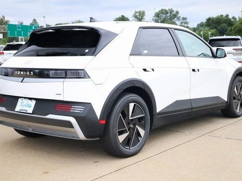 New 2025 Hyundai Ioniq 5 SE AWD/4WD image 5