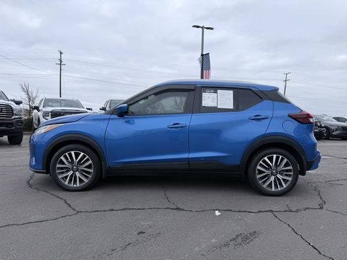 Used 2021 Nissan Kicks SV image 4