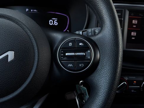 Used 2025 Kia Soul LX w/ LX Technology Package FWD image 31