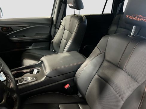 Used 2025 Honda Passport TrailSport image 22