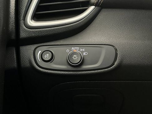 Used 2020 Chevrolet Trax LS FWD image 26