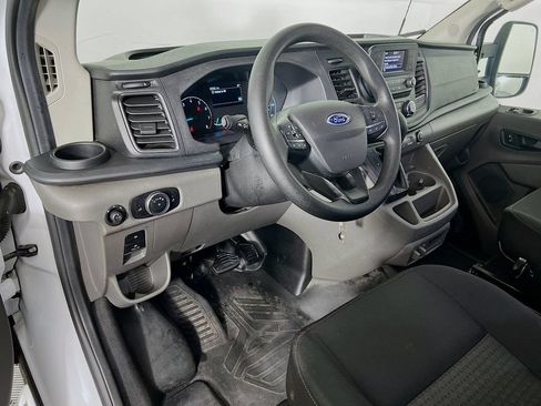 Used 2022 Ford Transit 250 Low Roof AWD image 9