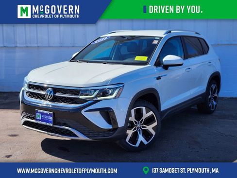 Used 2022 Volkswagen Taos SEL image 1