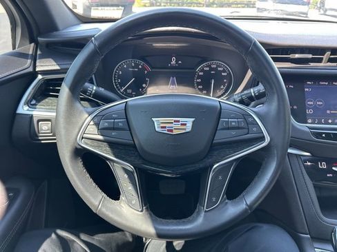 Used 2022 Cadillac XT5 Premium Luxury FWD image 13