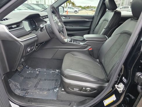 New 2026 Jeep Grand Cherokee Altitude AWD/4WD image 12