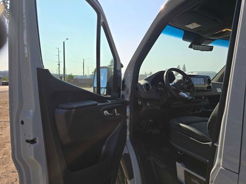 Used 2026 Mercedes-Benz Sprinter 2500 image 20