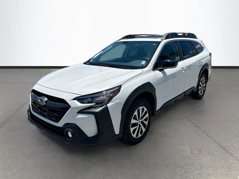 Used 2024 Subaru Outback Premium AWD/4WD image 3