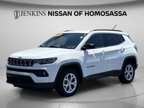 Used 2024 Jeep Compass Latitude AWD/4WD image 14