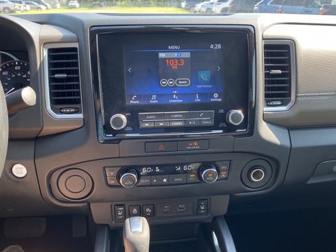 Used 2022 Nissan Frontier SV RWD image 13