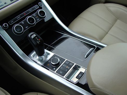 Used 2016 Land Rover Range Rover Sport HSE AWD/4WD image 16