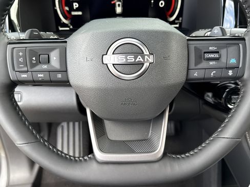 New 2026 Nissan Pathfinder SL FWD image 10
