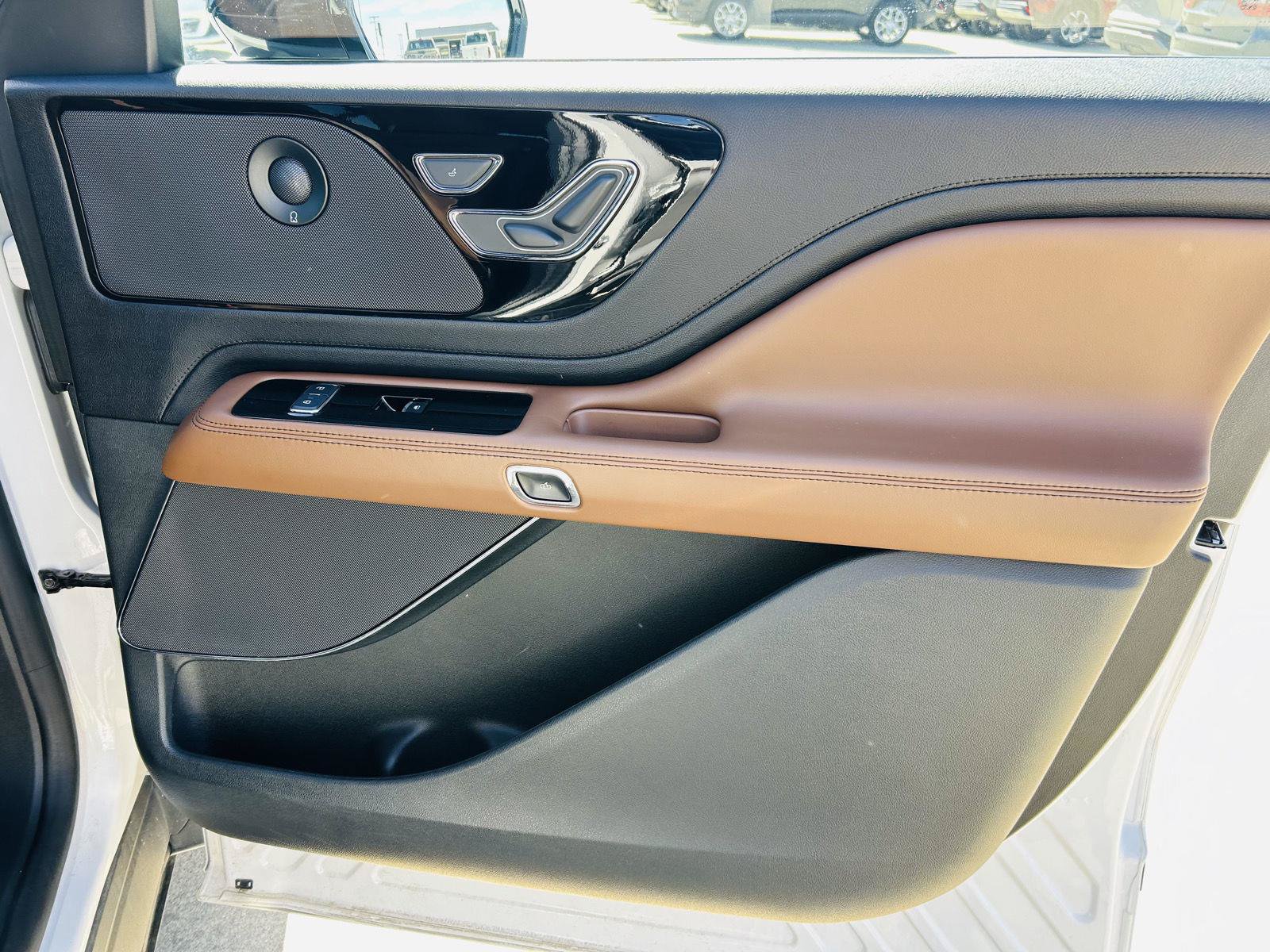 Used 2023 Lincoln Aviator Reserve w/ Equipment Group 201A AWD/4WD image 40