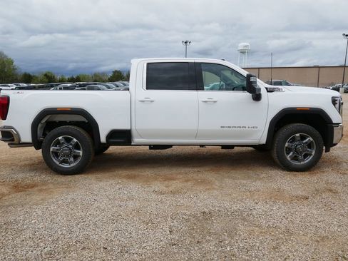 New 2026 GMC Sierra 2500 SLE w/ SLE Value Package; AWD/4WD image 3