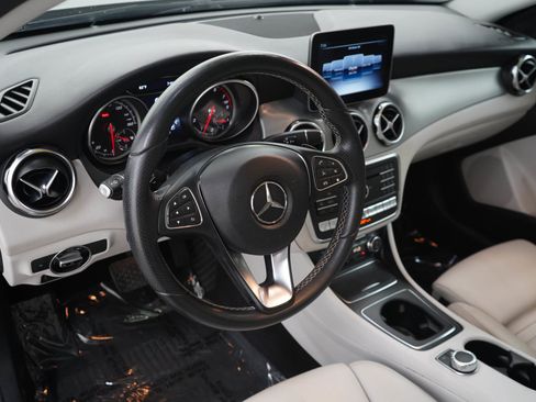 Used 2018 Mercedes-Benz GLA 250 4MATIC image 22