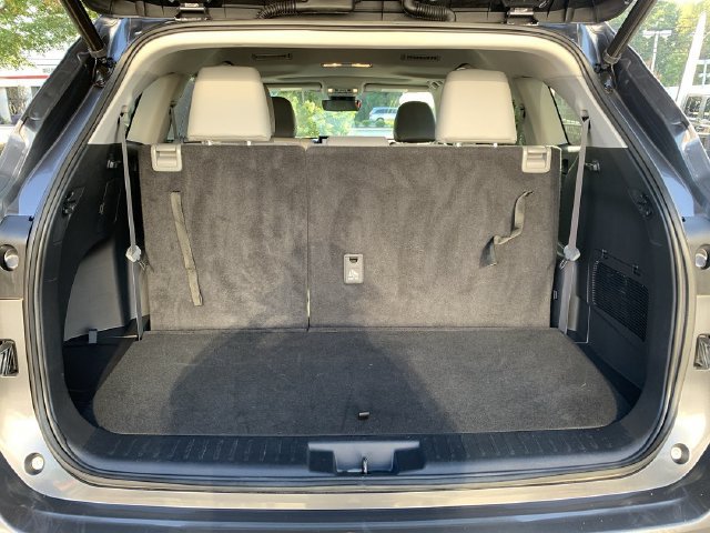 Used 2023 Toyota Highlander XLE FWD image 38